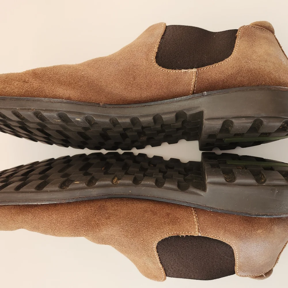 Donald J Pliner size 11 M slip on suede shoe in great used‎ condition